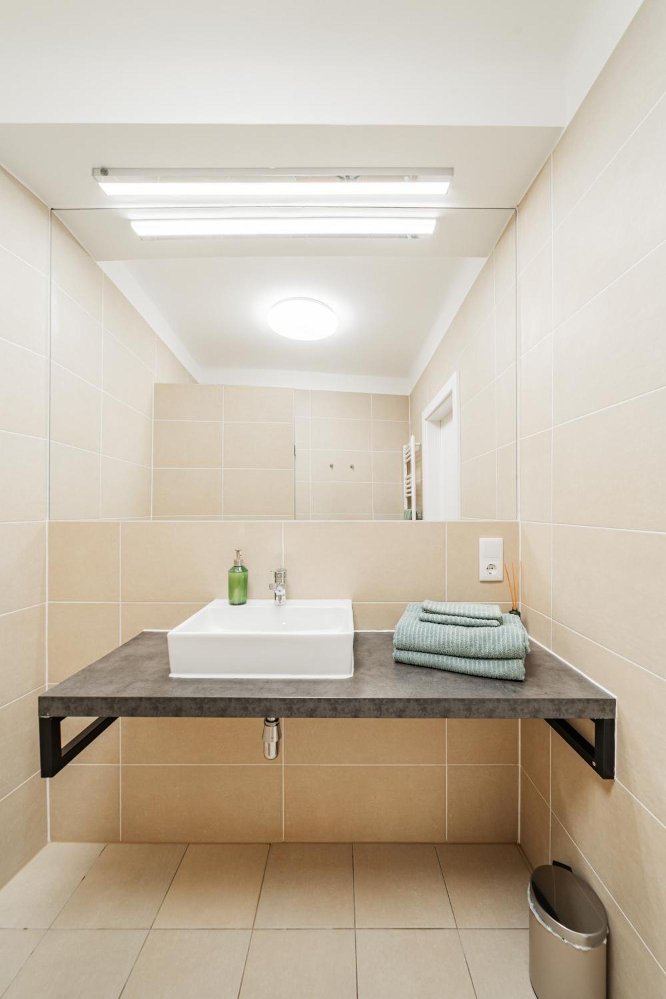 Central 60M2 Suite 10 Min Walk From Main Station Виена Екстериор снимка